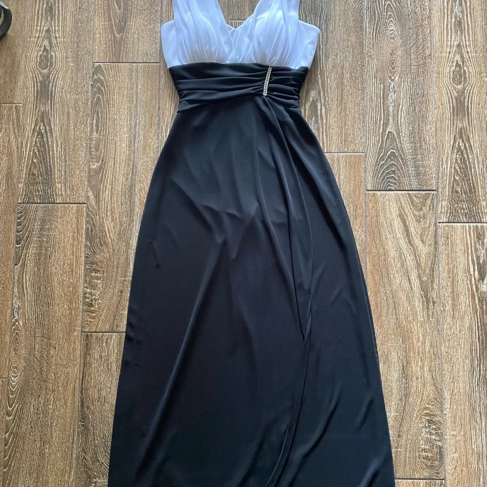 BETSY & ADAM by Linda Bernell maxi prom/wedding dress - Picture 2 of 13